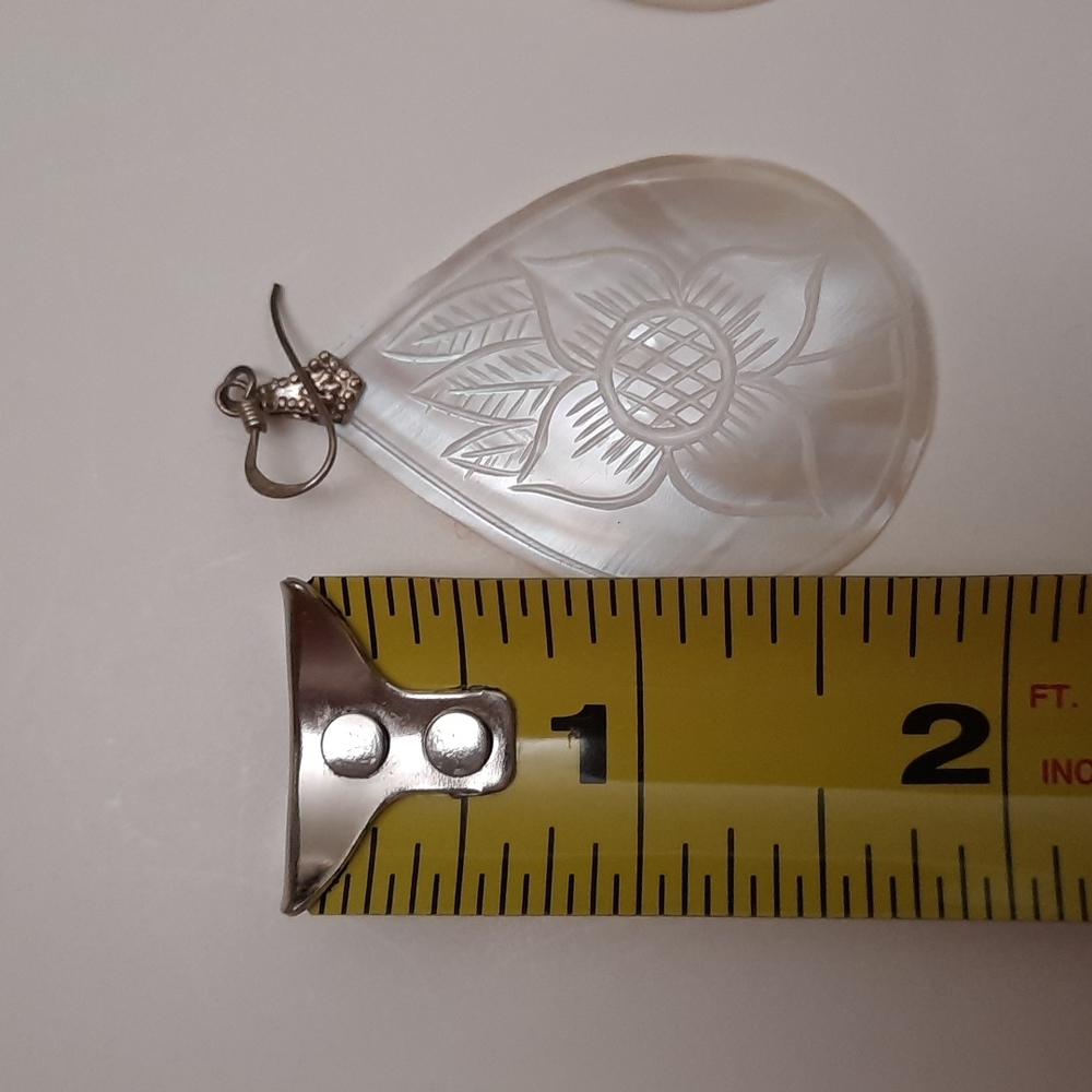 Shell drop earrings - Picture 4 of 4